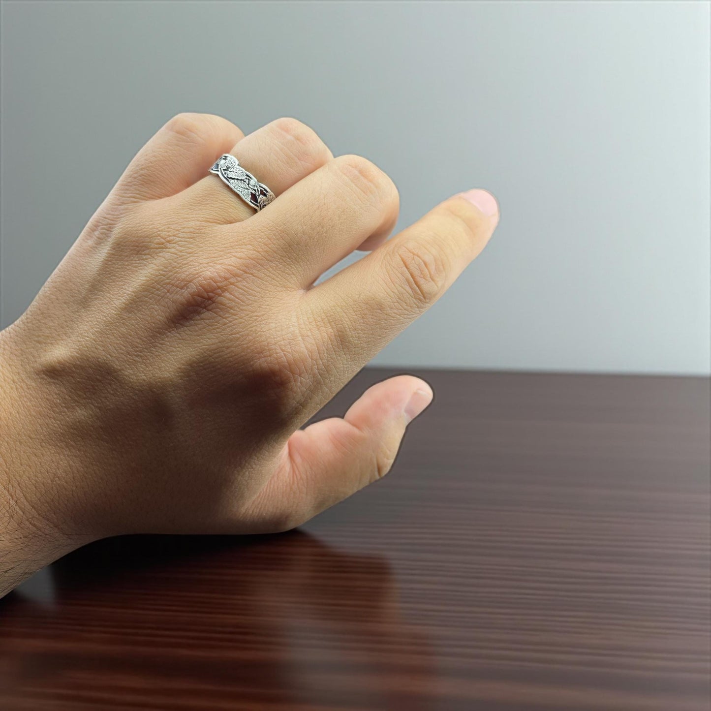 Oak Leaf & Acorn 925 Sterling Silver Ring | Hand-Carved Wavy Rustic Nature Wedding Band for Him or Her, Forest Jewelry by Cousinjewellry