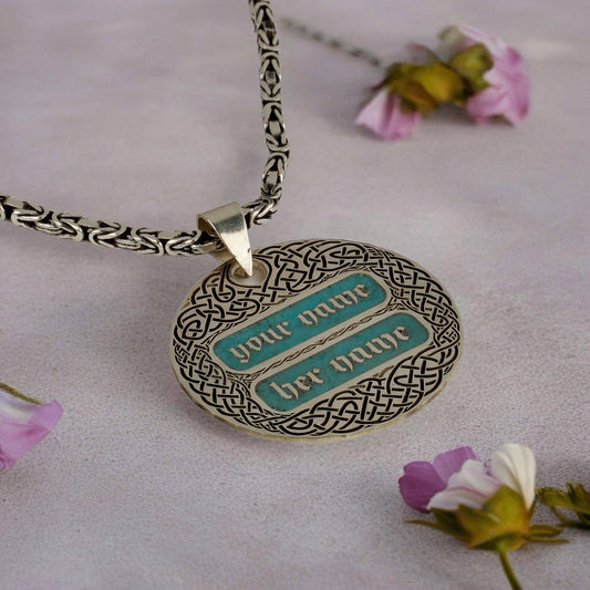 Personalized Custom Celtic Knot Couples Necklace – Sterling Silver Medallion 1.18" with Two Engraved Names & 2 mm Chain | Cousin Jewellery.